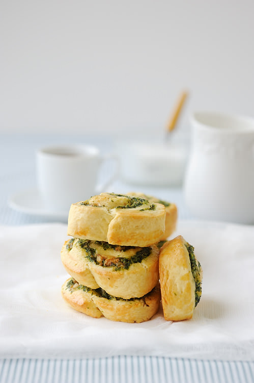 spinach and feta scrolls