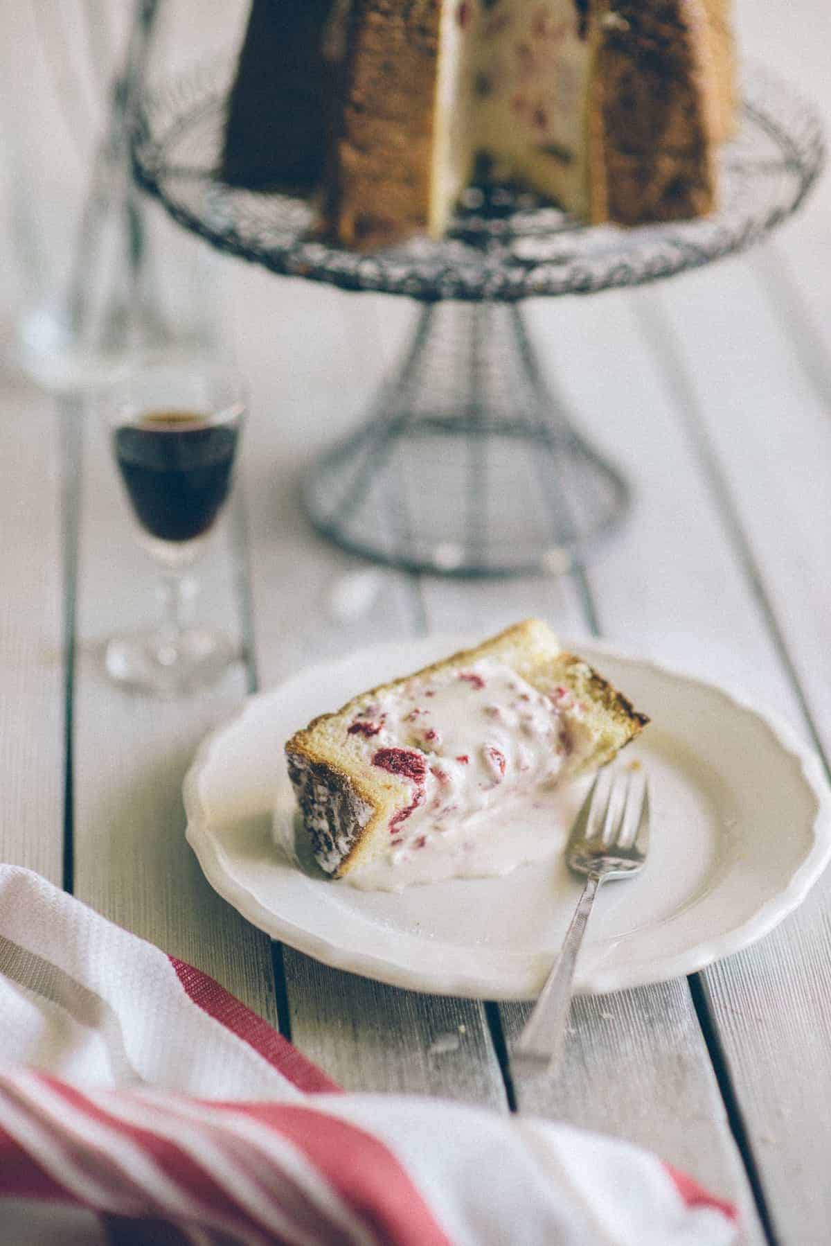 pandoro filled with ice cream