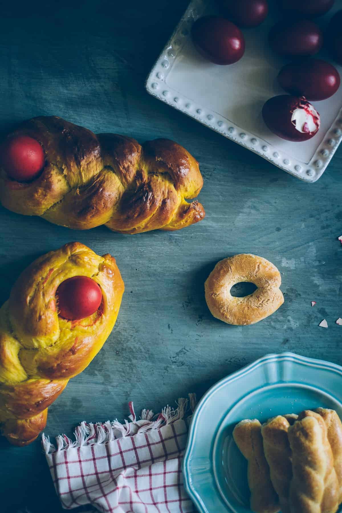 Greek Easter bread tsoureki