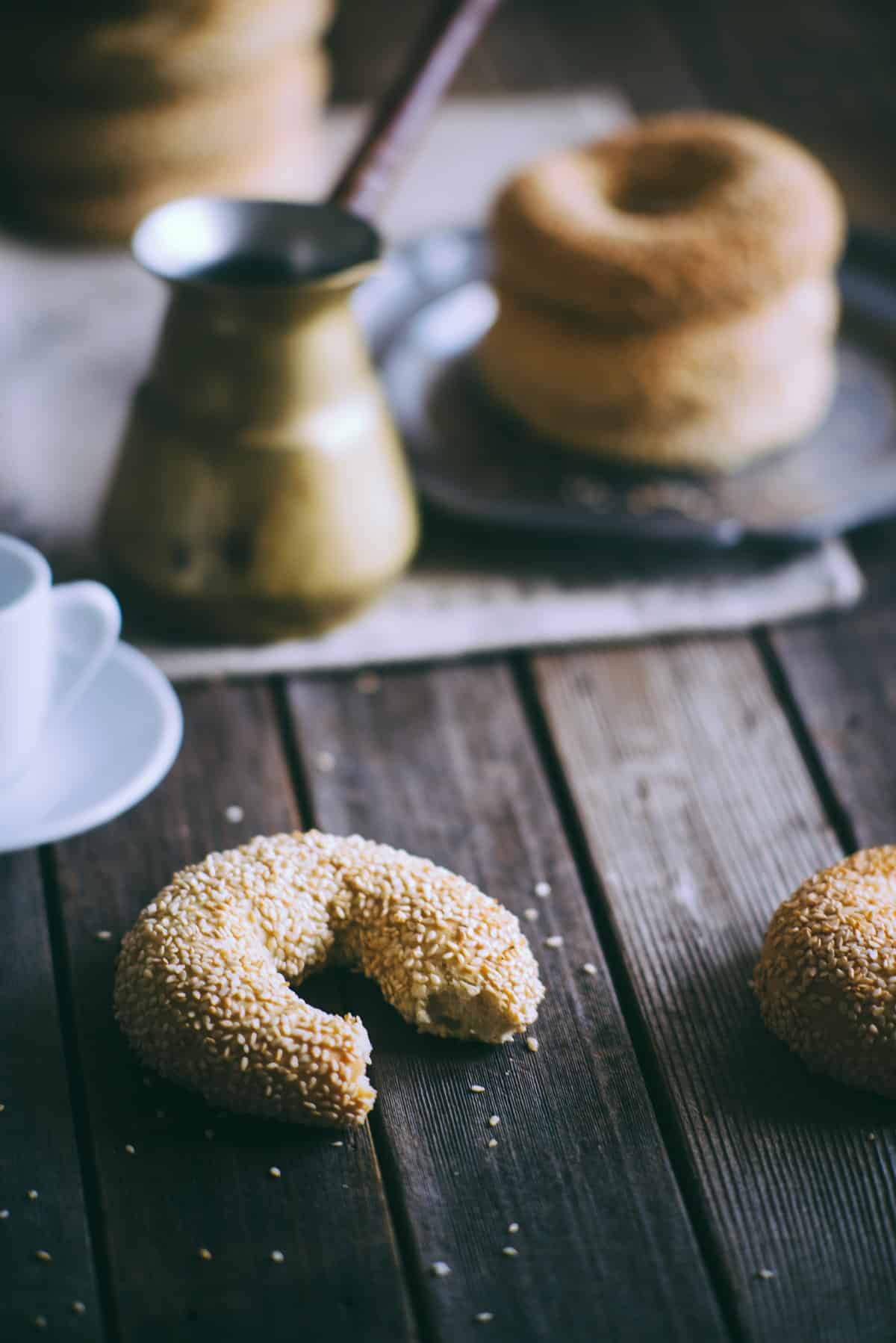 Koulouria-sesame bread rings