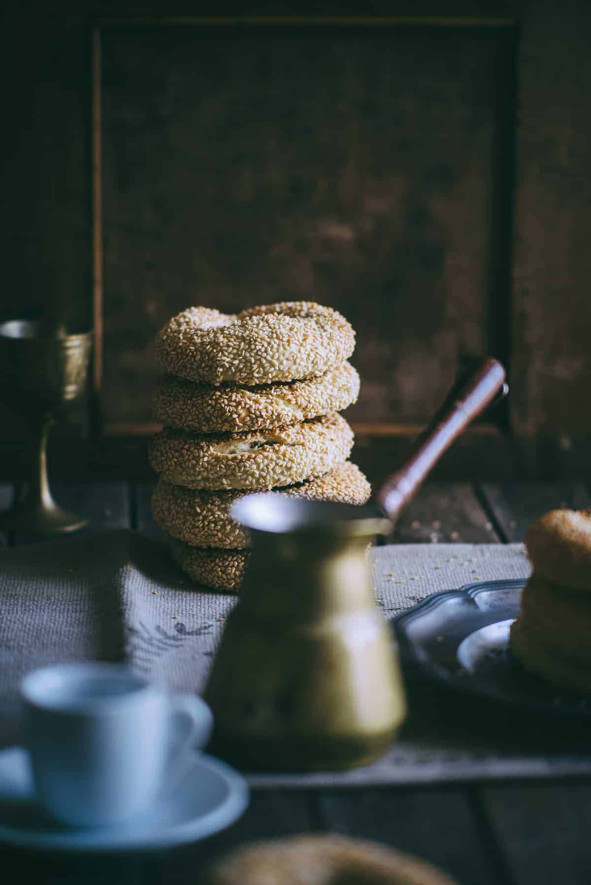 Koulouria-sesame bread rings