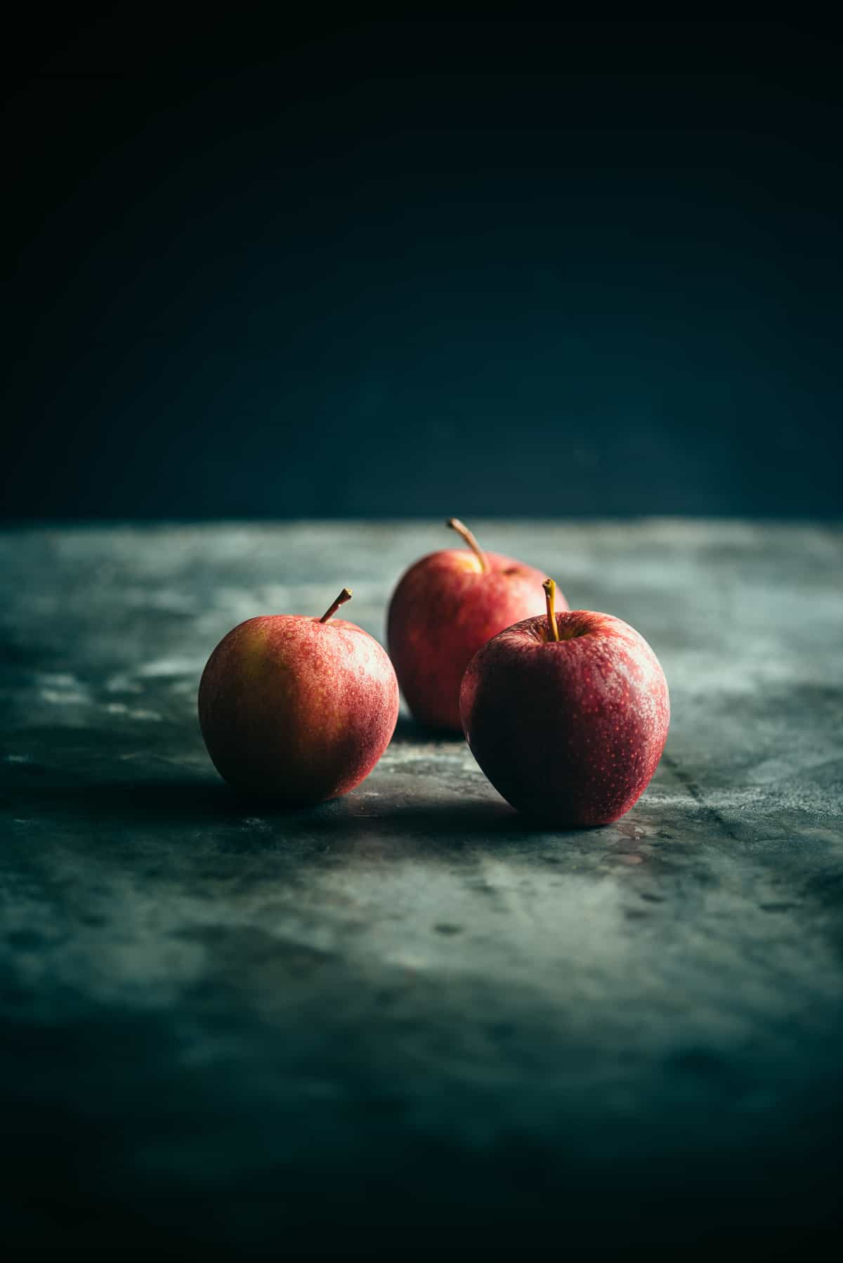 red apples