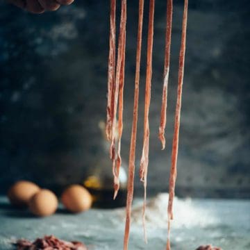 drying out homemade beetroot pasta