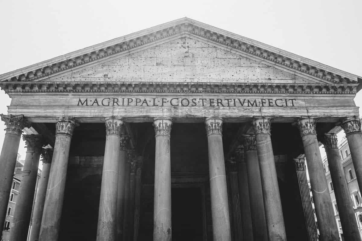 The Pantheon - exploring Rome Italy